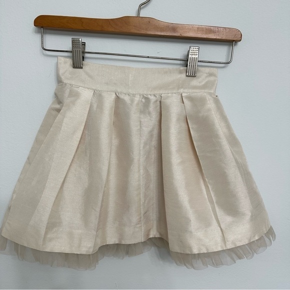 Janie and Jack Other - EXCELLENT USED CONDITION Janie and Jack Satiny Cream Skirt With Ruffle Size 6
